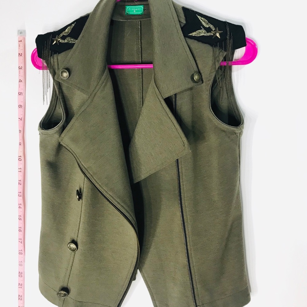 military green medallion shoulder vest woman large